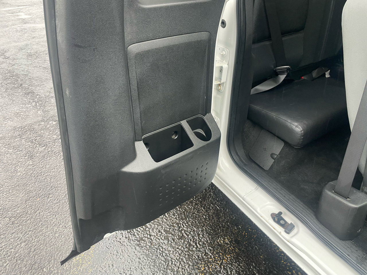 Used 2011 Dodge Dakota ST image 29