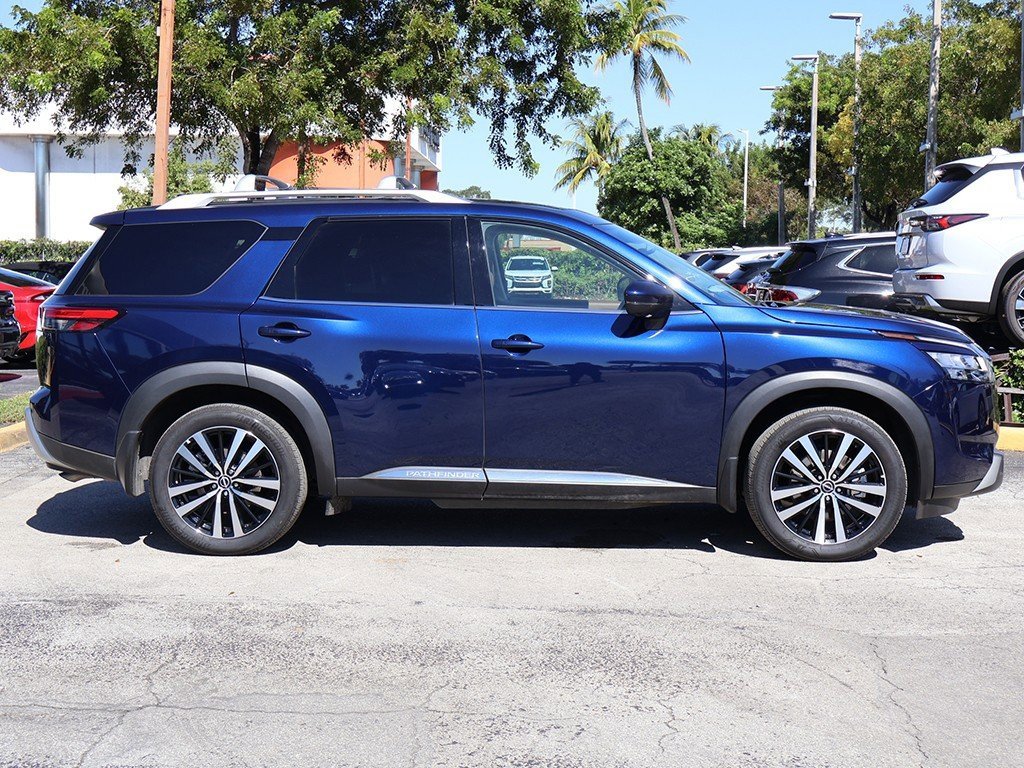 Used 2024 Nissan Pathfinder Platinum w/ Cargo Package image 21