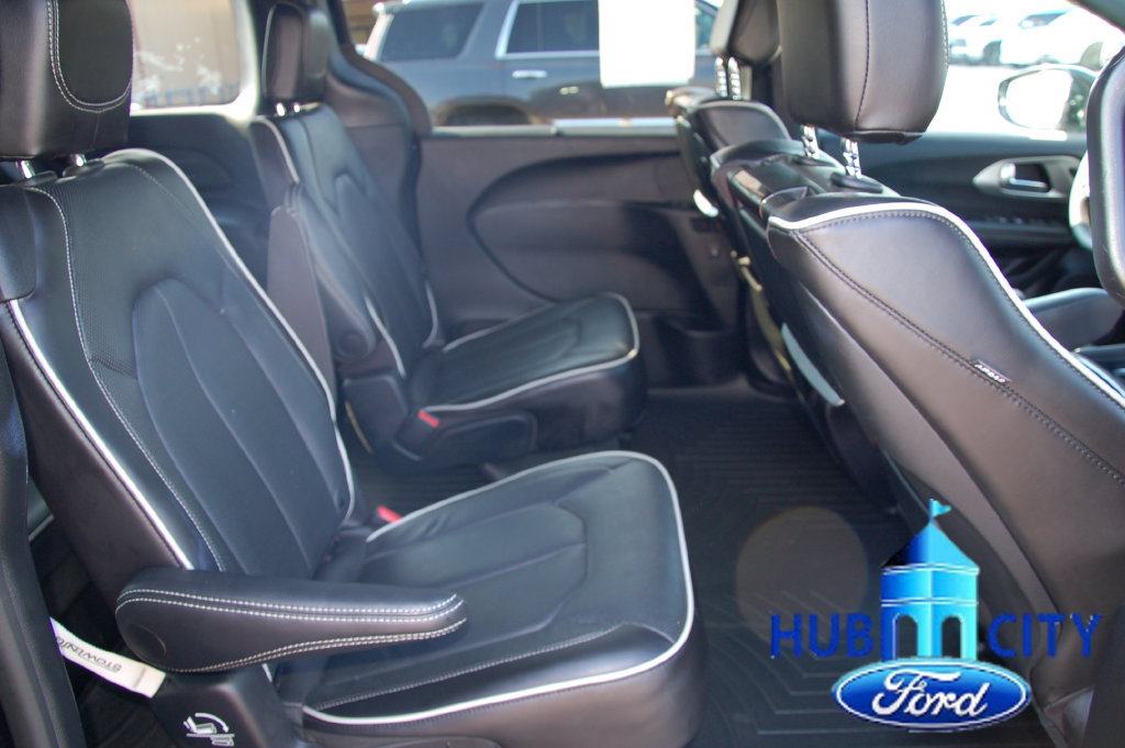 Used 2023 Chrysler Pacifica Limited w/ Uconnect Theater Family Group AWD/4WD image 13