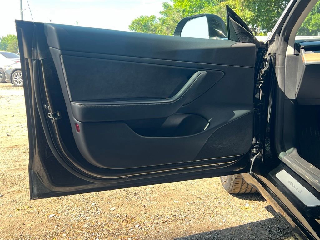 Used 2018 Tesla Model 3 Mid Range RWD image 9