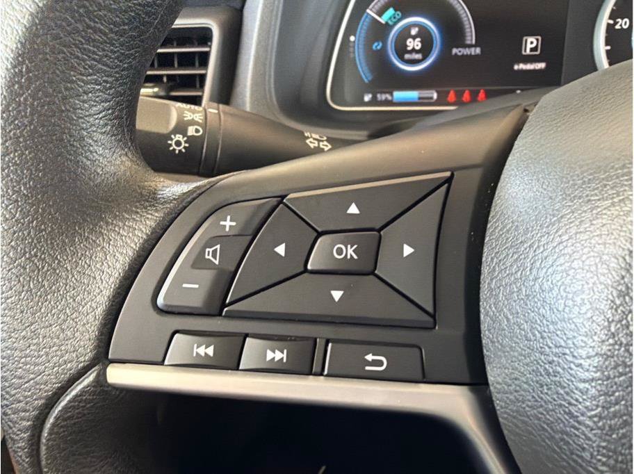 Used 2025 Nissan Leaf S FWD image 17
