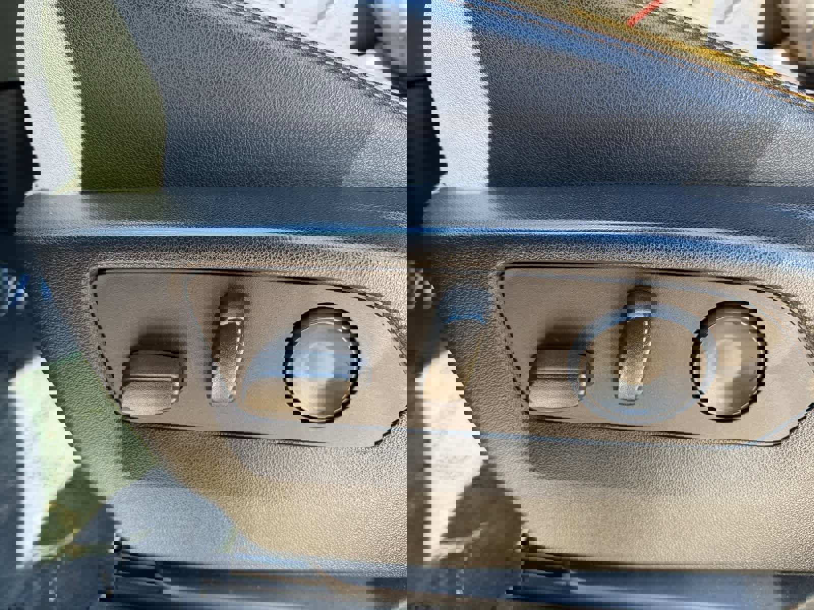 Used 2023 GMC Yukon AT4 w/ AT4 Premium Package image 45