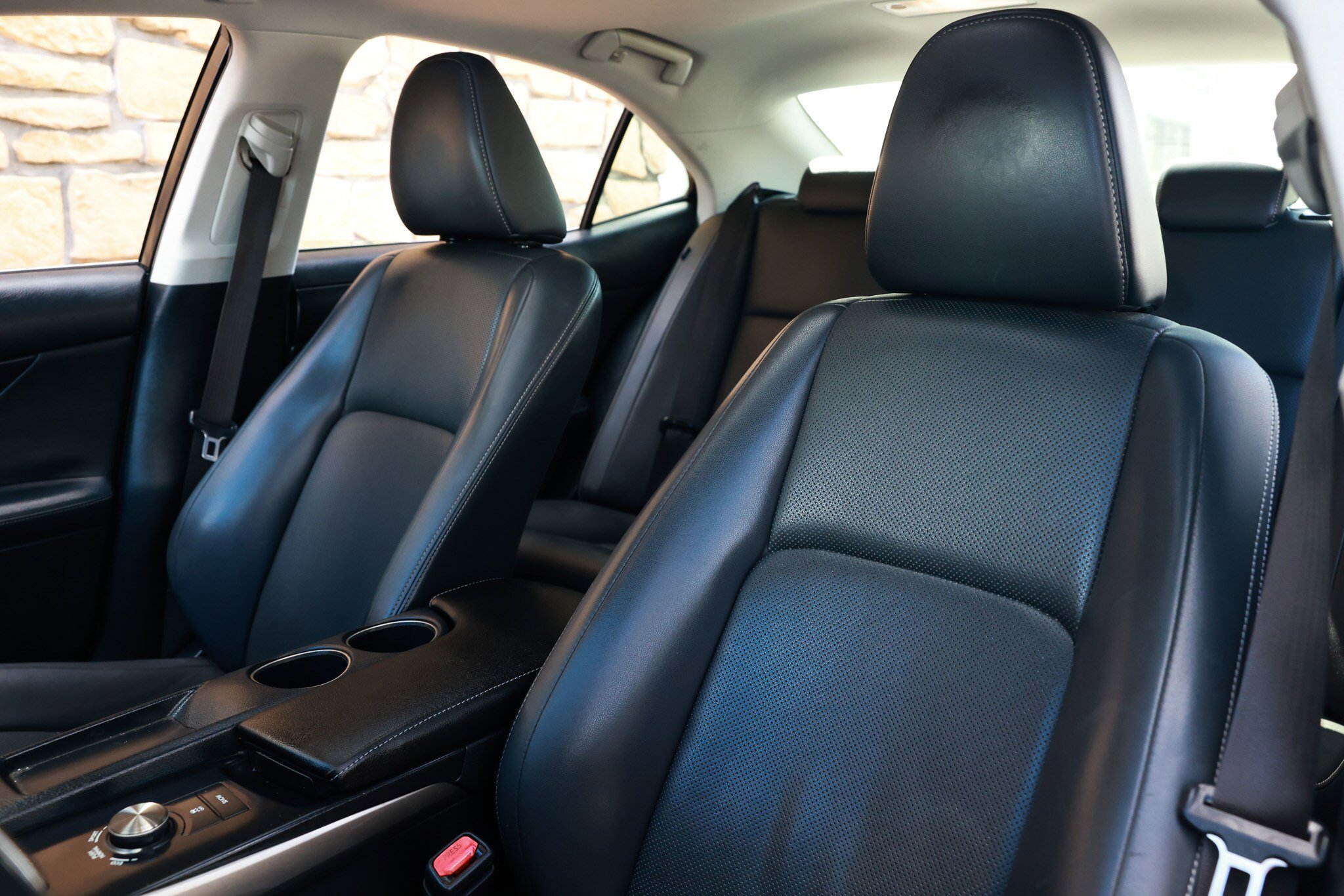 Used 2016 Lexus IS 200t image 9