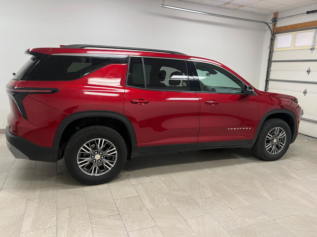 Used 2026 Chevrolet Traverse LT AWD/4WD image 11