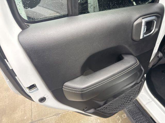 Used 2022 Jeep Wrangler Unlimited Sahara w/ Cold Weather Group image 28