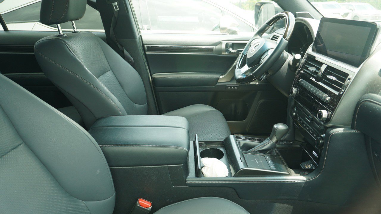 Used 2023 Lexus GX 460 Premium w/ Premium Package AWD/4WD image 9