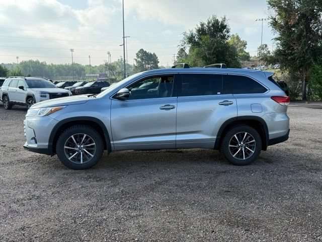 Used 2018 Toyota Highlander XLE AWD/4WD image 2