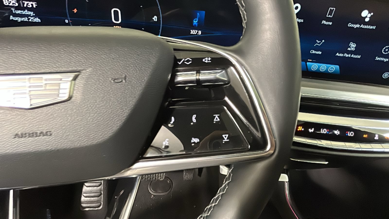 Used 2023 Cadillac Lyriq AWD image 20