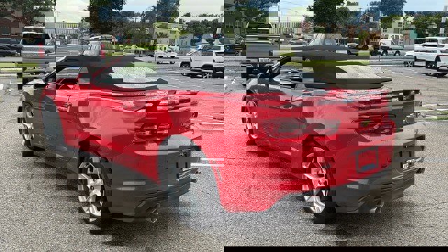 Used 2019 Chevrolet Camaro LT image 4