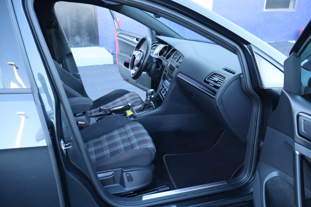 Used 2017 Volkswagen GTI Sport image 34