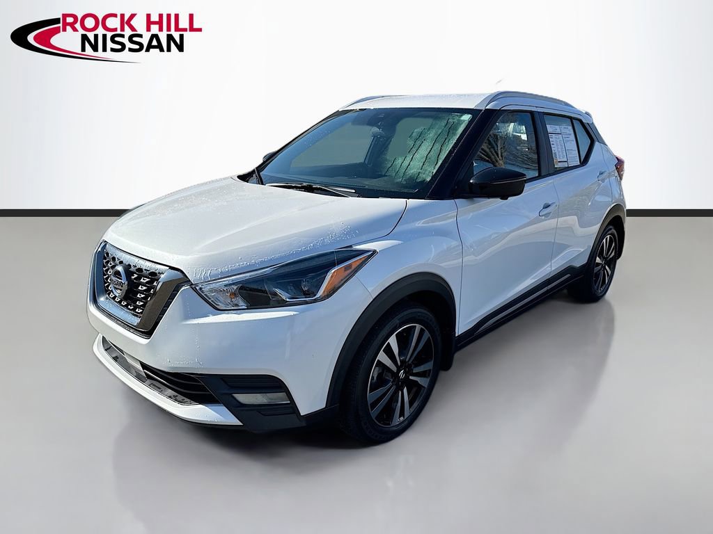 Used 2020 Nissan Kicks SR w/ SR Premium Package image 3