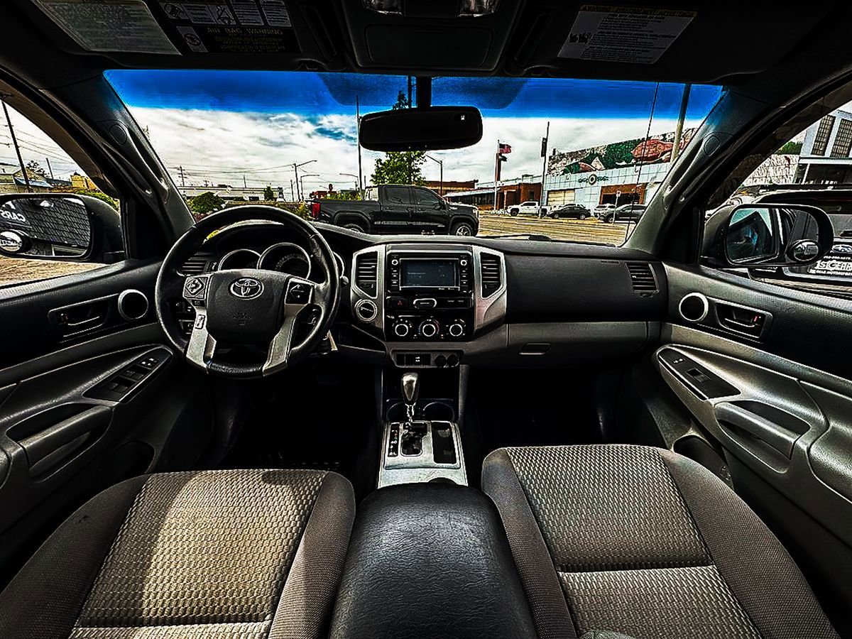 Used 2015 Toyota Tacoma 4x4 Double Cab image 23