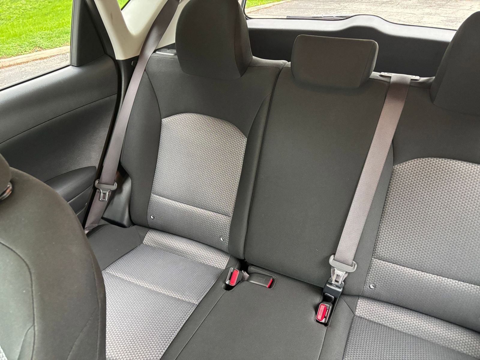 Used 2025 Kia Soul LX w/ LX Technology Package FWD image 34