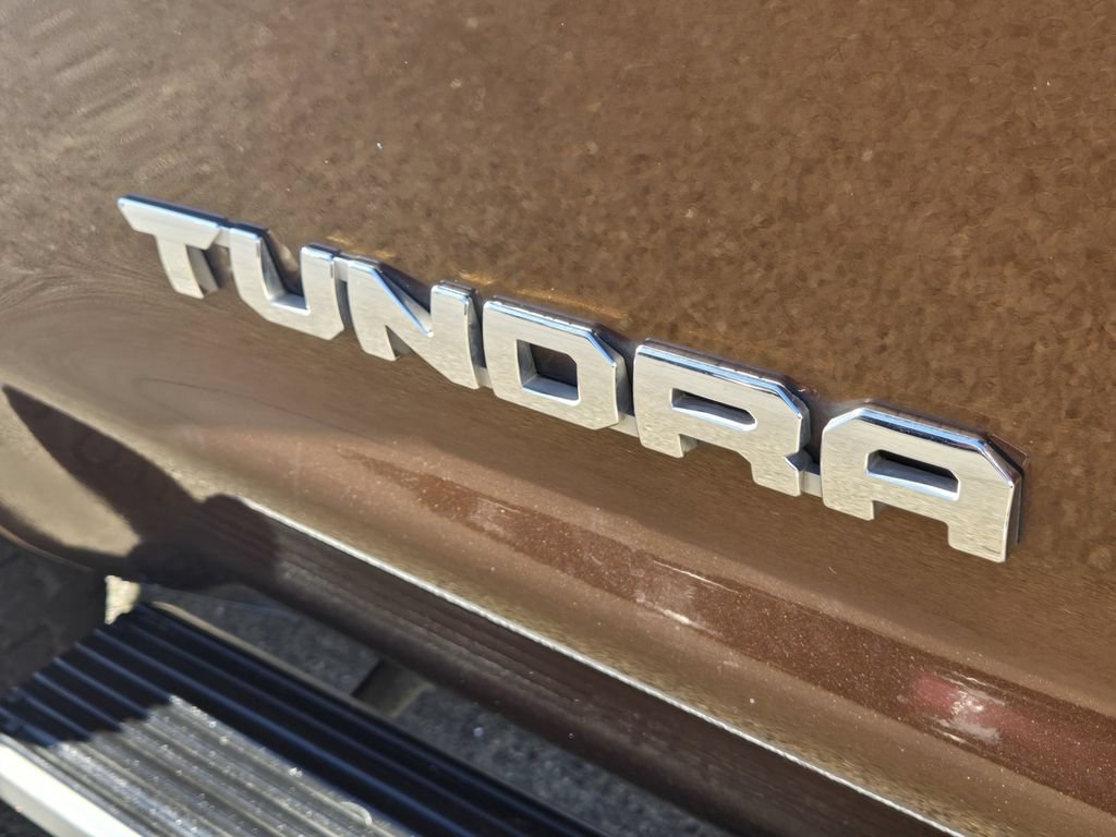 Used 2017 Toyota Tundra SR5 w/ TRD Off Road Package AWD/4WD image 9