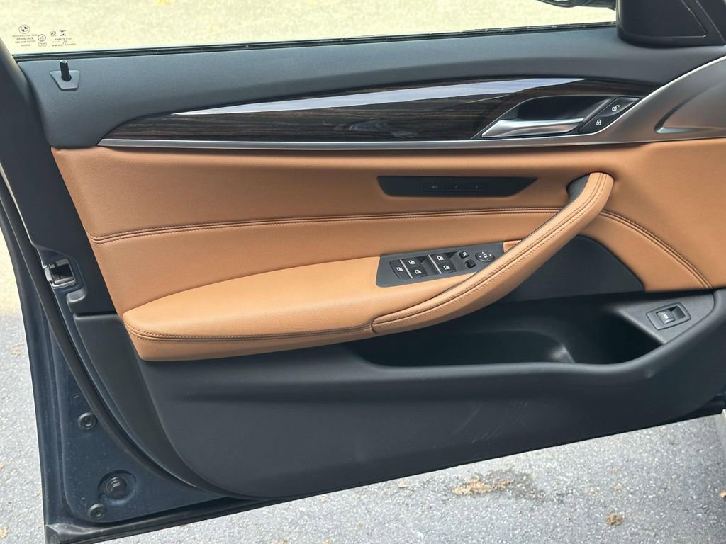 Used 2023 BMW 540i xDrive w/ M Sport Package AWD/4WD image 18