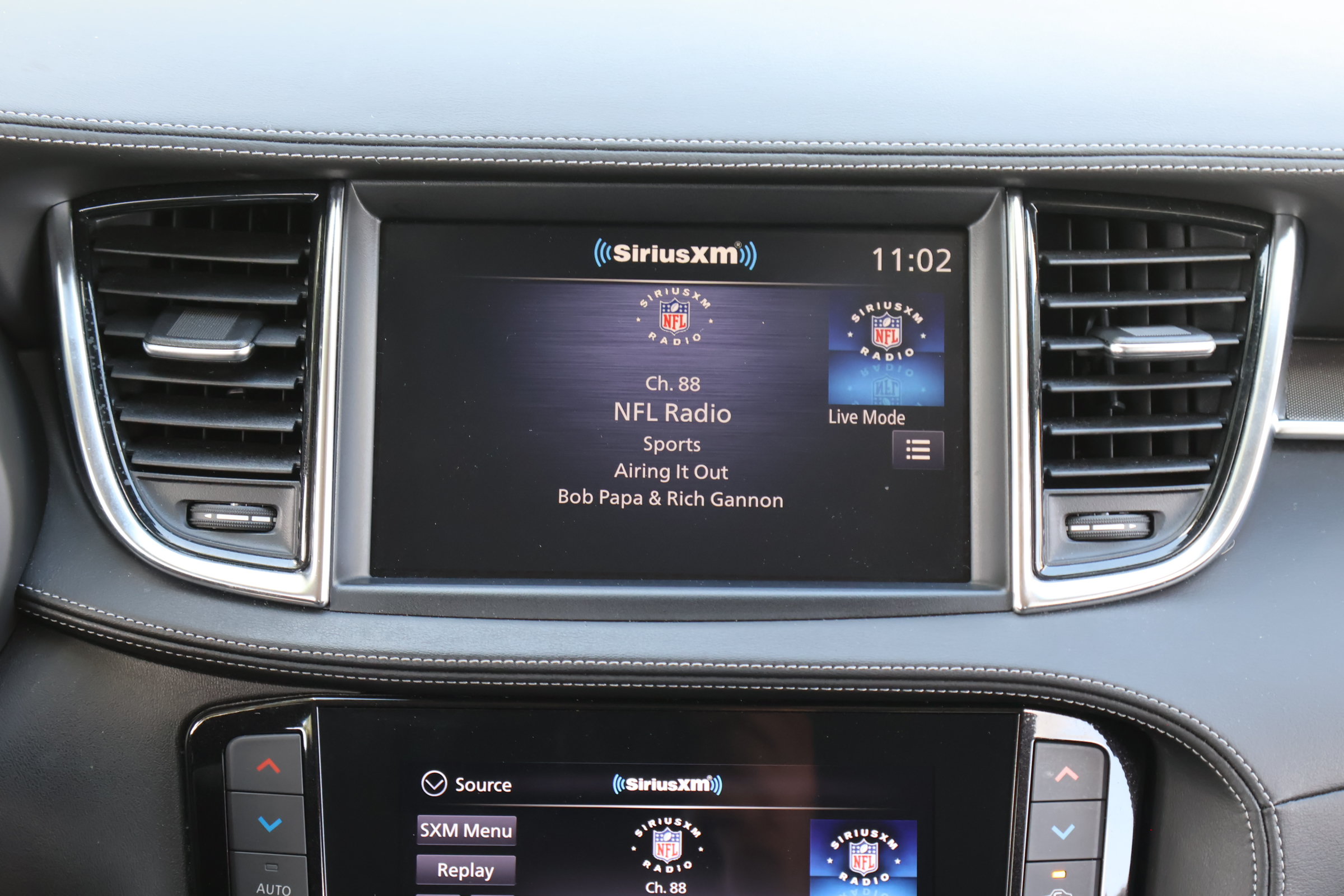 Certified 2023 INFINITI QX50 Luxe FWD image 3