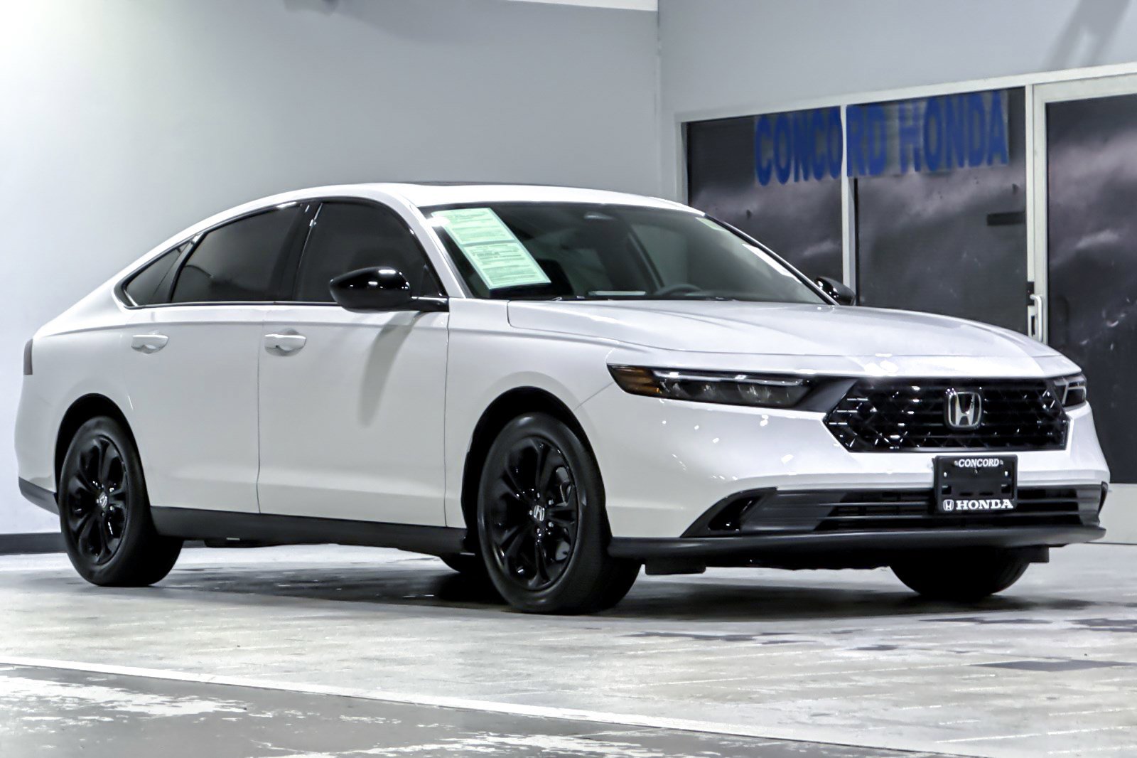 Used 2025 Honda Accord SE image 6