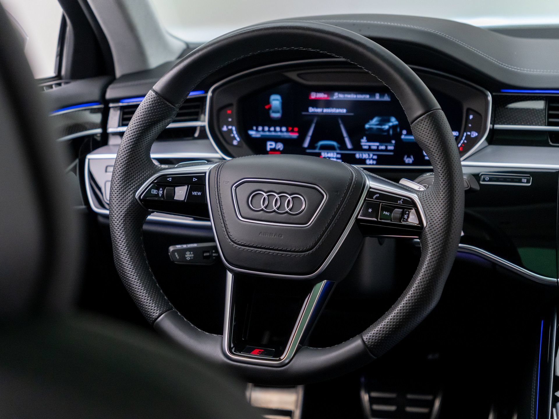 Used 2022 Audi S8 AWD/4WD image 10