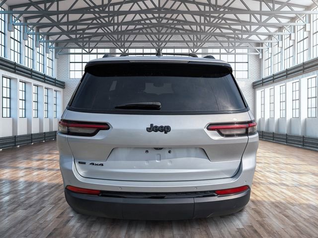 Used 2023 Jeep Grand Cherokee L Laredo image 5
