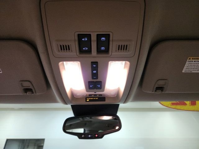 Used 2012 Cadillac SRX Luxury image 18