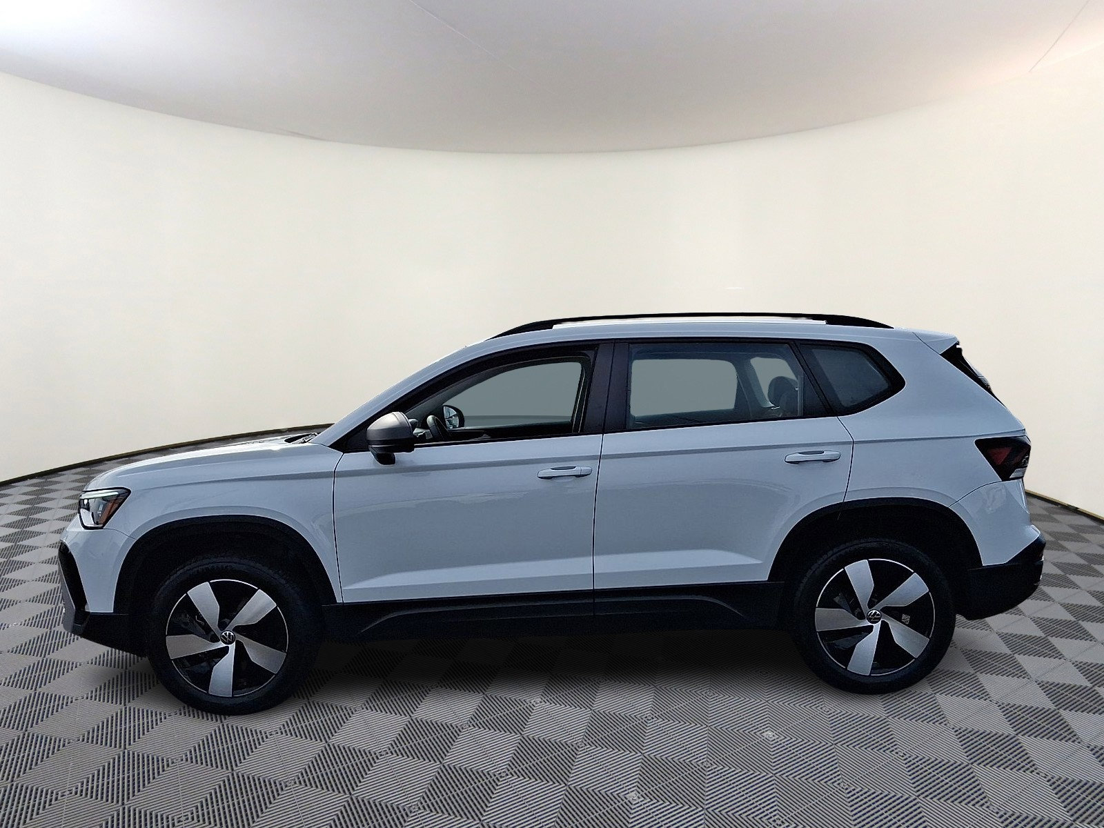 Certified 2025 Volkswagen Taos S AWD/4WD image 4
