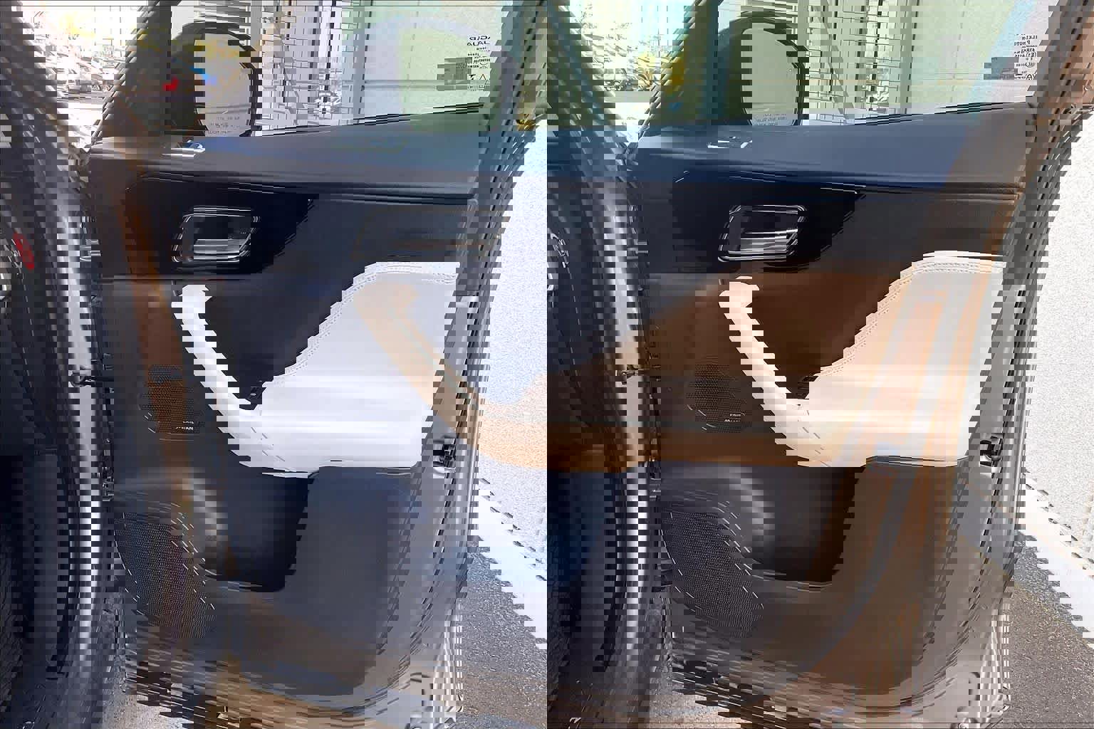 Used 2017 Jaguar F-PACE Premium image 22