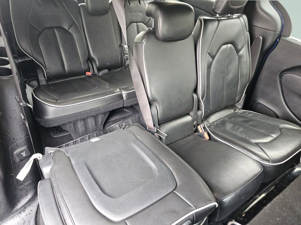Used 2019 Chrysler Pacifica Limited FWD image 5