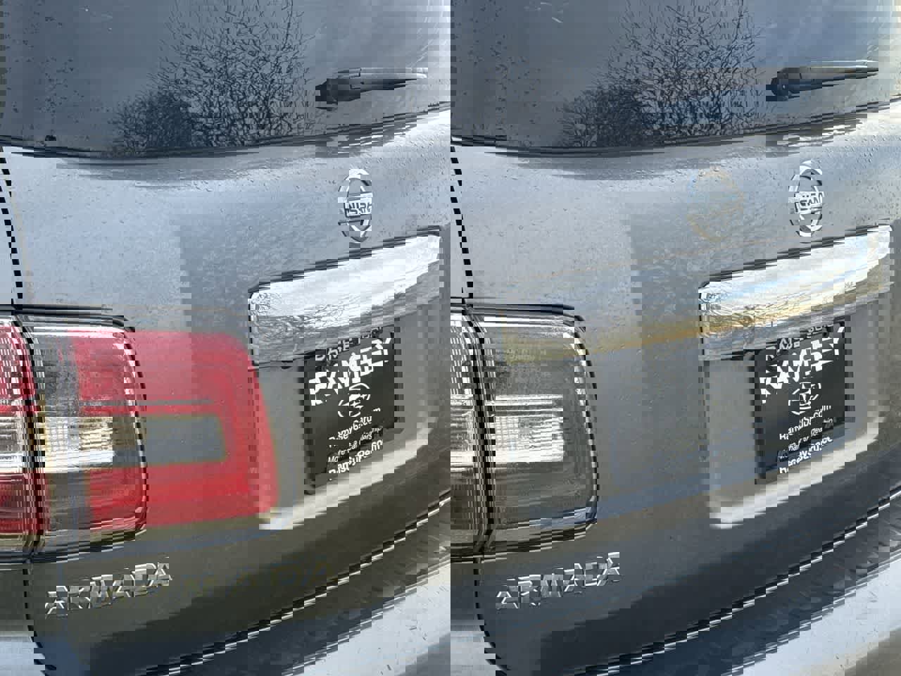 Used 2017 Nissan Armada Platinum image 11