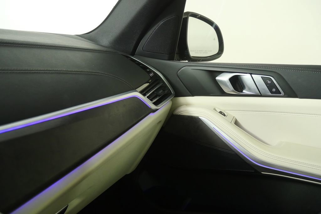 Used 2022 BMW X5 xDrive40i w/ M Sport Package image 30