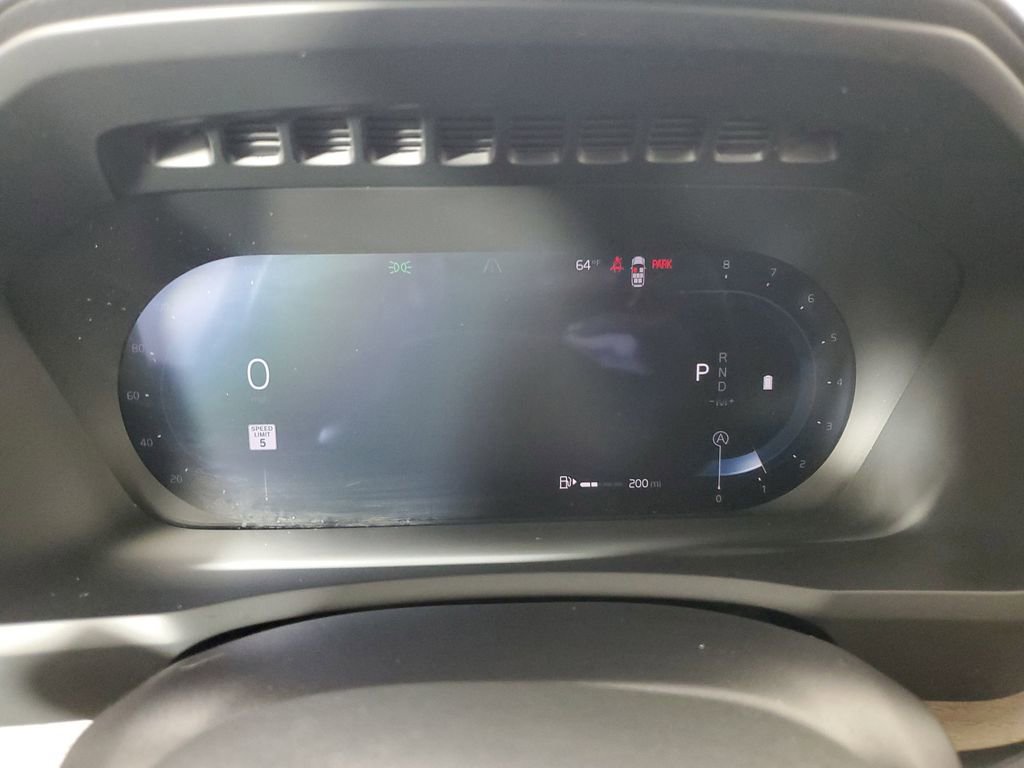 Certified 2025 Volvo XC90 B6 Plus image 29