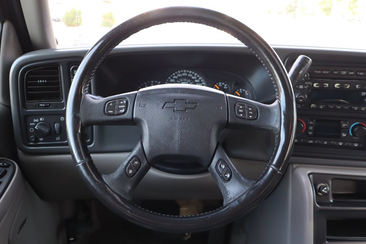 Used 2005 Chevrolet Avalanche Z71 w/ Sun And Sound Package AWD/4WD image 17