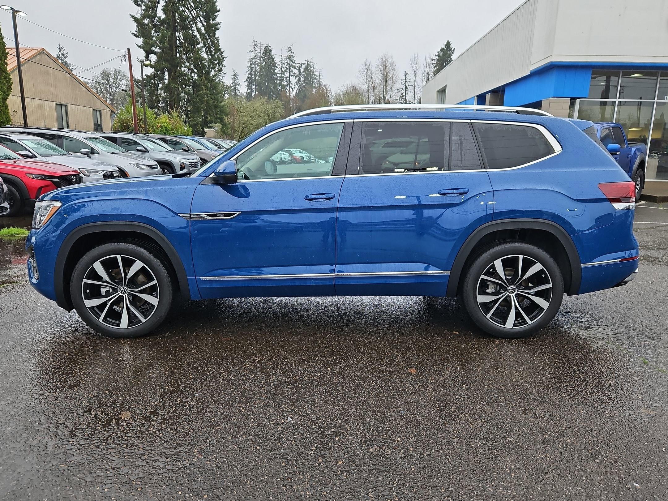 New 2026 Volkswagen Atlas SEL Premium R-Line image 2