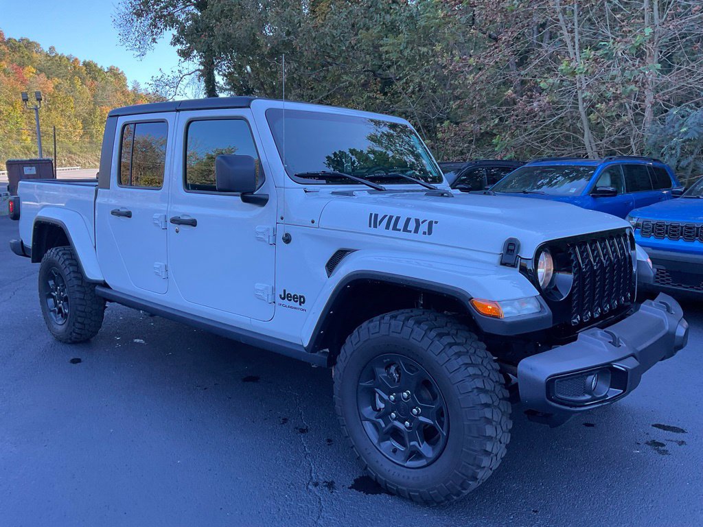 Used 2023 Jeep Gladiator Sport AWD/4WD image 7