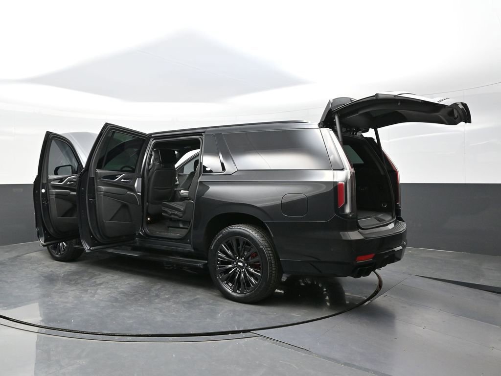 Certified 2024 Cadillac Escalade ESV V w/ LPO, ONYX Package AWD/4WD image 43