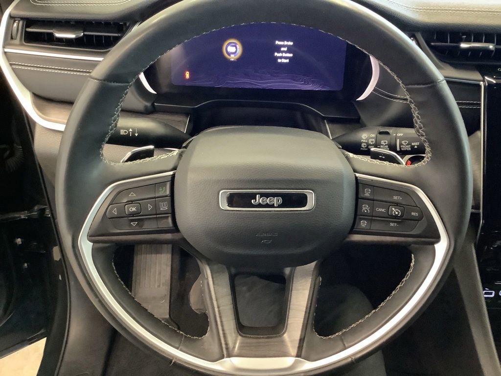 Used 2023 Jeep Grand Cherokee L Limited AWD/4WD image 11