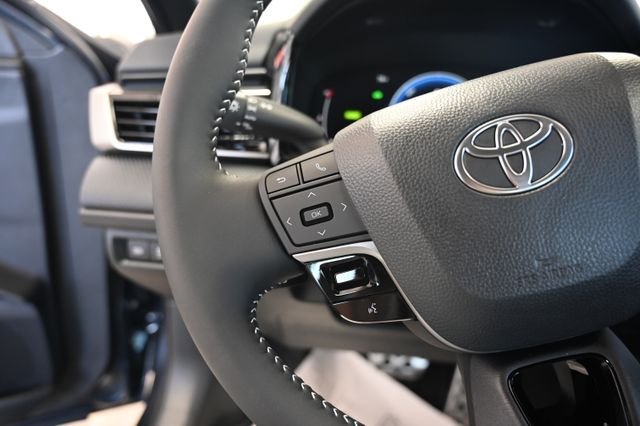 New 2026 Toyota Camry SE FWD image 23