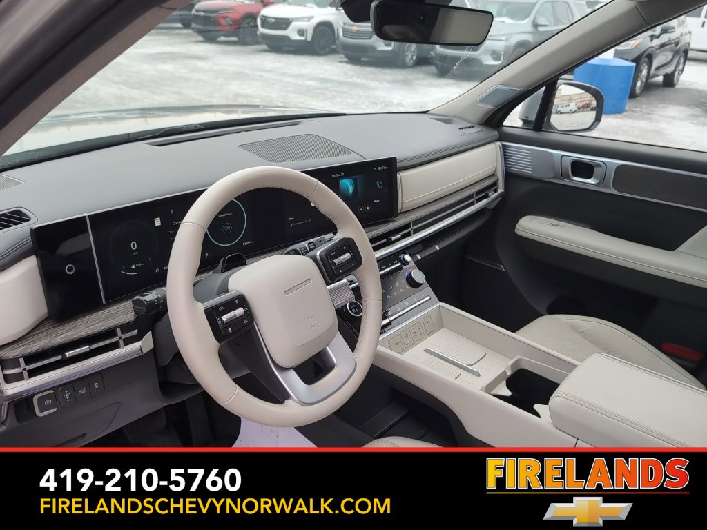 Used 2024 Hyundai Santa Fe Limited image 3