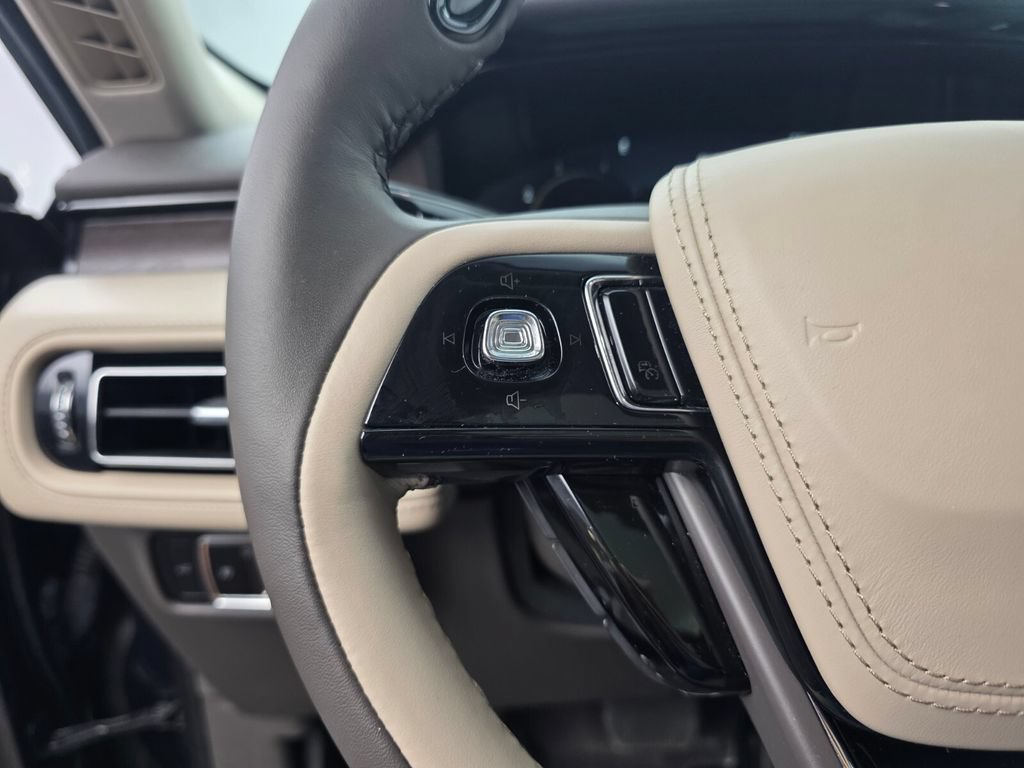 Used 2024 Lincoln Aviator Reserve w/ Equipment Group 201A AWD/4WD image 21