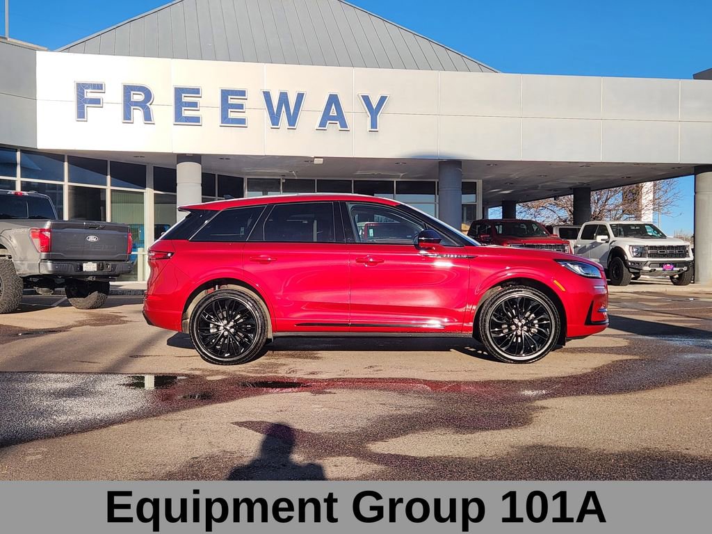 Used 2024 Lincoln Corsair Premiere w/ Equipment Group 101A image 3