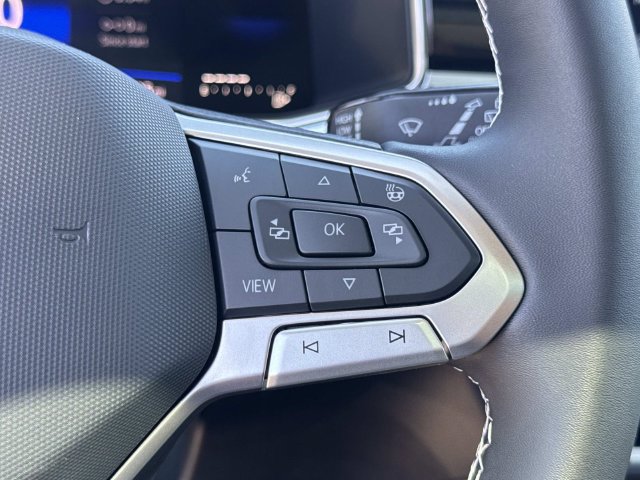New 2026 Volkswagen Taos SE FWD image 10