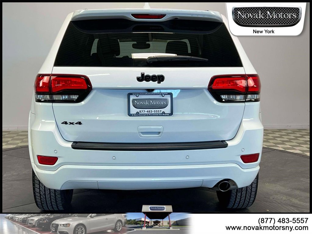 Used 2022 Jeep Grand Cherokee Laredo X image 5