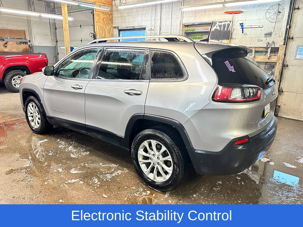 Used 2019 Jeep Cherokee Latitude w/ Cold Weather Group AWD/4WD image 5