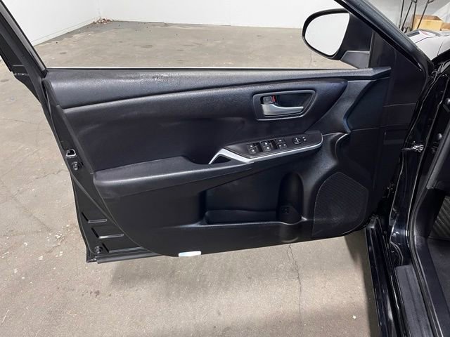 Used 2017 Toyota Camry SE FWD image 24