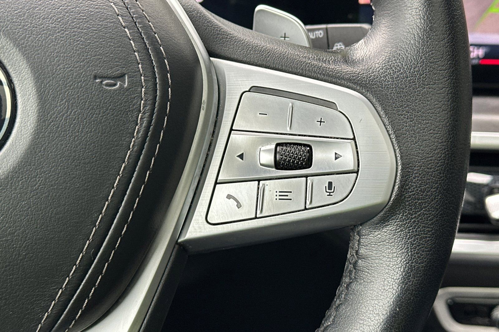 Used 2023 BMW X7 xDrive40i image 32