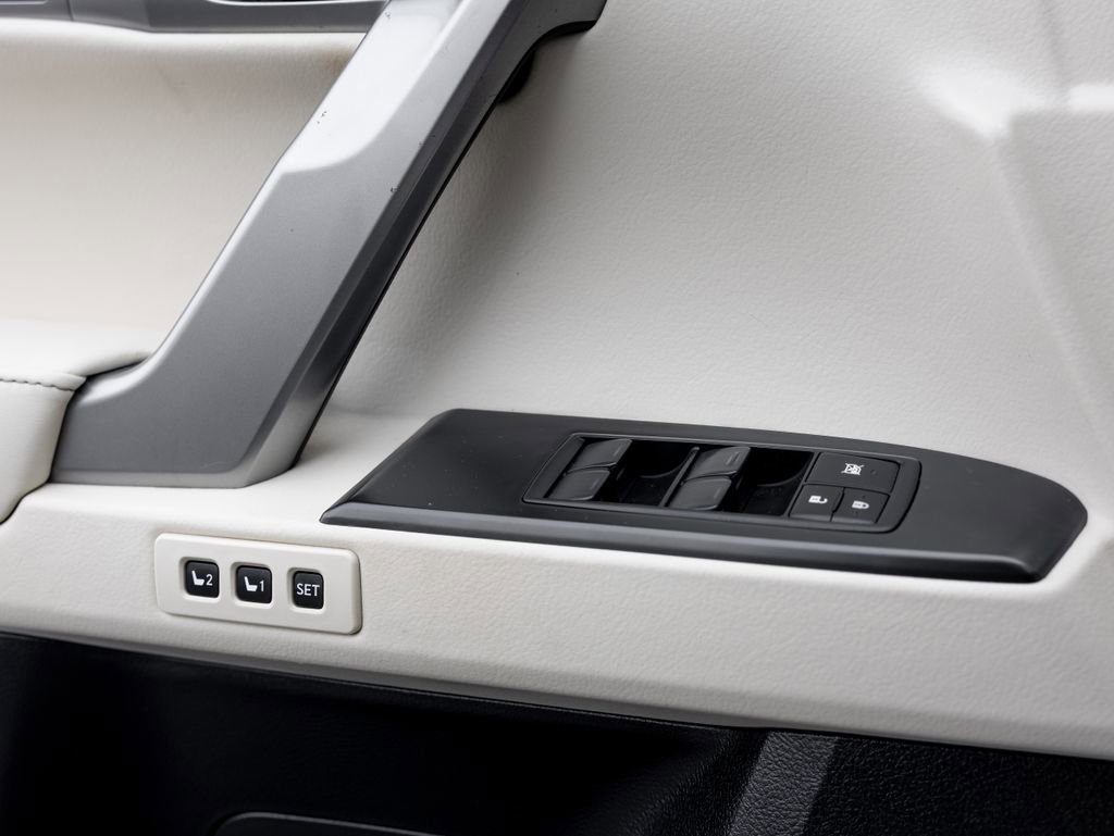 Used 2023 Lexus GX 460 Premium image 31