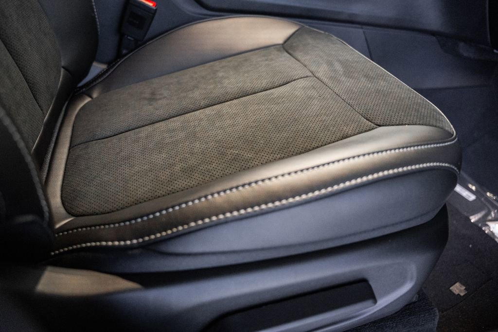 New 2025 Jeep Grand Cherokee Altitude image 33