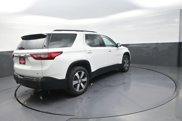 Used 2019 Chevrolet Traverse LT w/ LT Premium Package AWD/4WD image 16