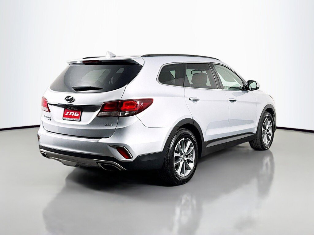 Used 2019 Hyundai Santa Fe XL SE image 5