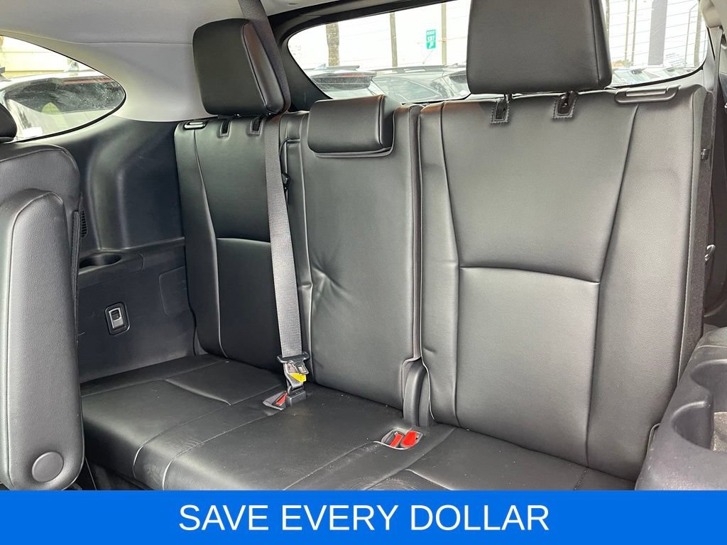 Used 2023 Toyota Highlander XLE FWD image 16