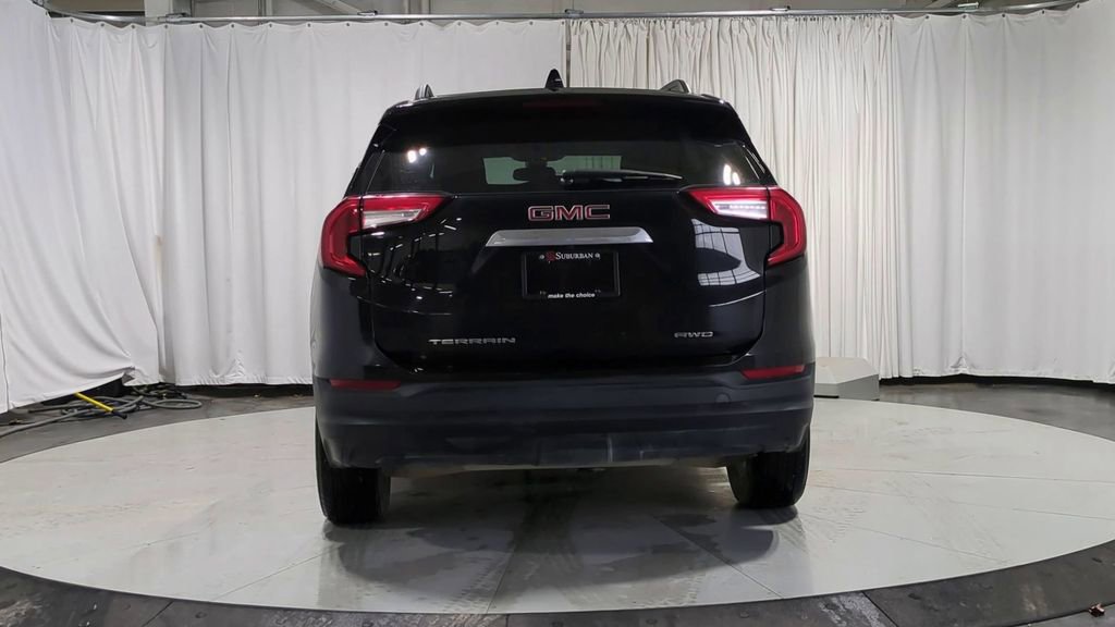 Used 2023 GMC Terrain SLE w/ Driver Convenience Package image 7